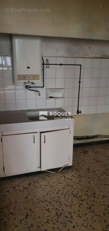 Lodève centre, Appartement à rénover, 3 pièces, 57 m2 habitables, 1e étage, plus garage et cave - photo 6