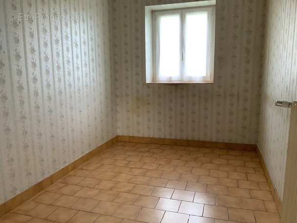 Maison à COUSSAY-LES-BOIS