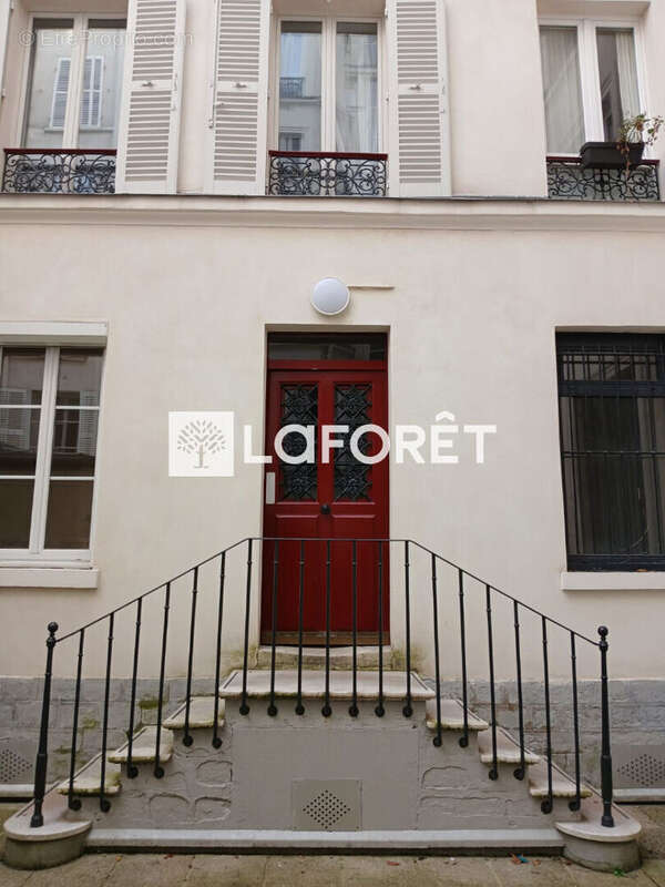 Appartement à PARIS-14E