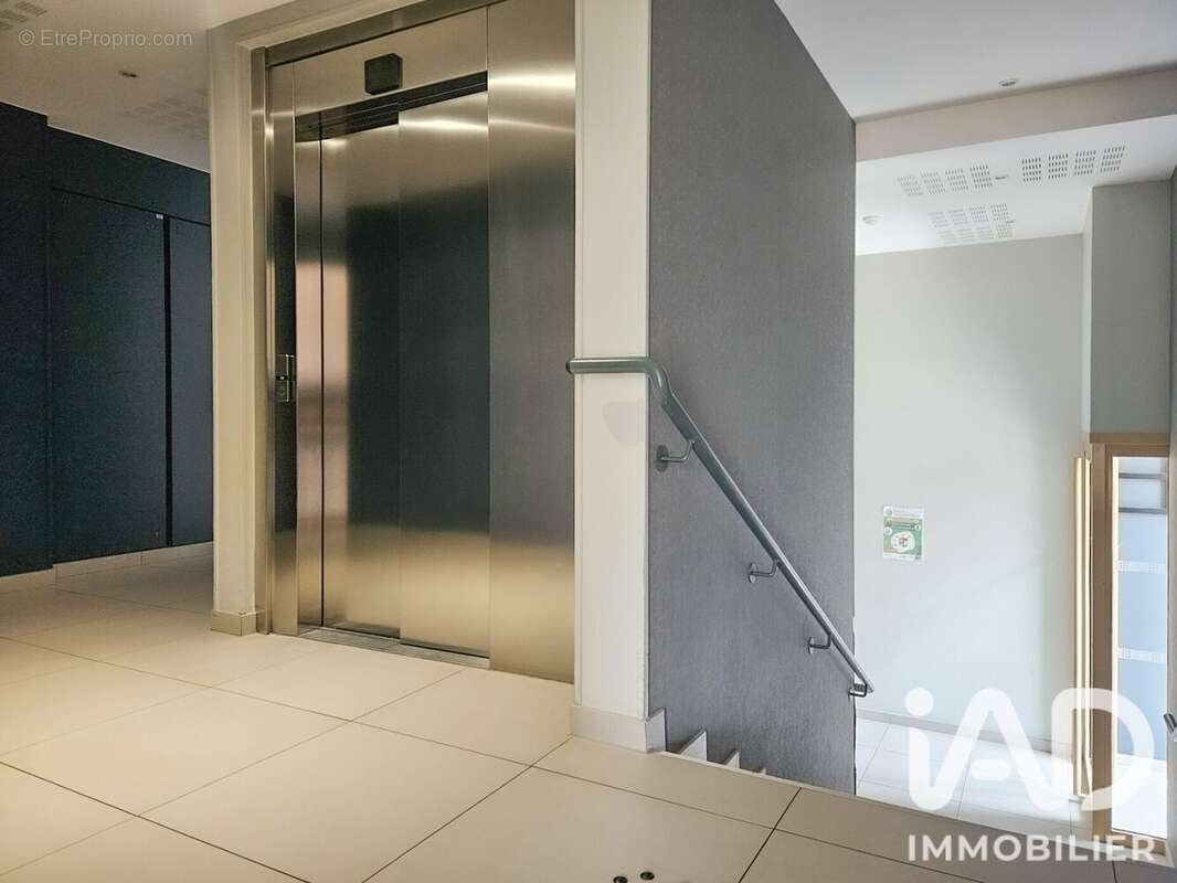 Appartement 32 m² à Carrieres-Sous-Poissy  - photo 9