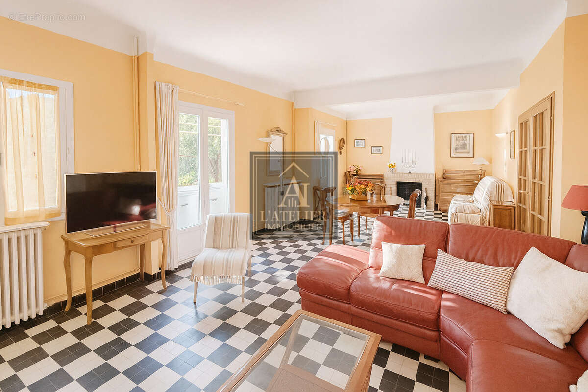 Maison à LA LONDE-LES-MAURES