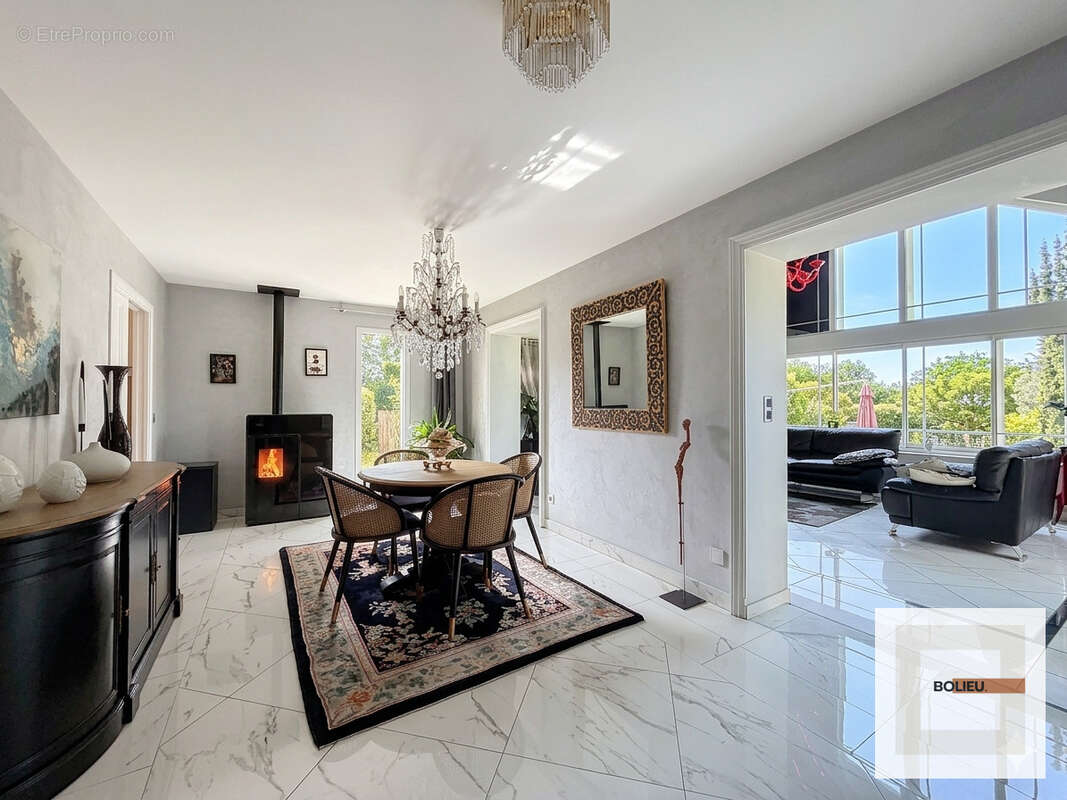 Maison à CRANVES-SALES