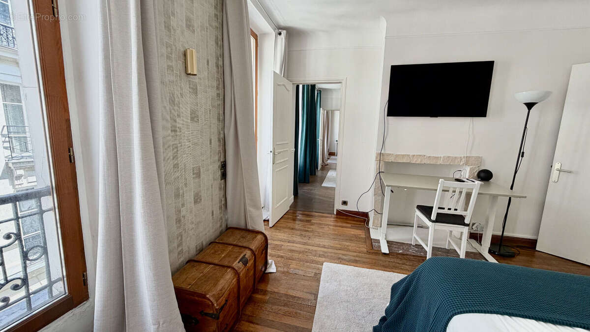 Appartement à PARIS-2E