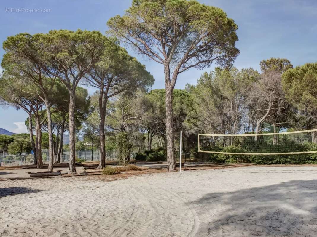 Commerce à SAINT-RAPHAEL