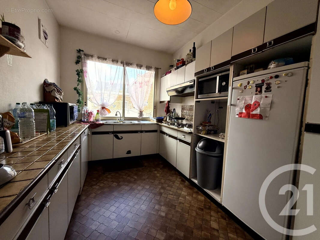 Autre à SAINT-QUENTIN