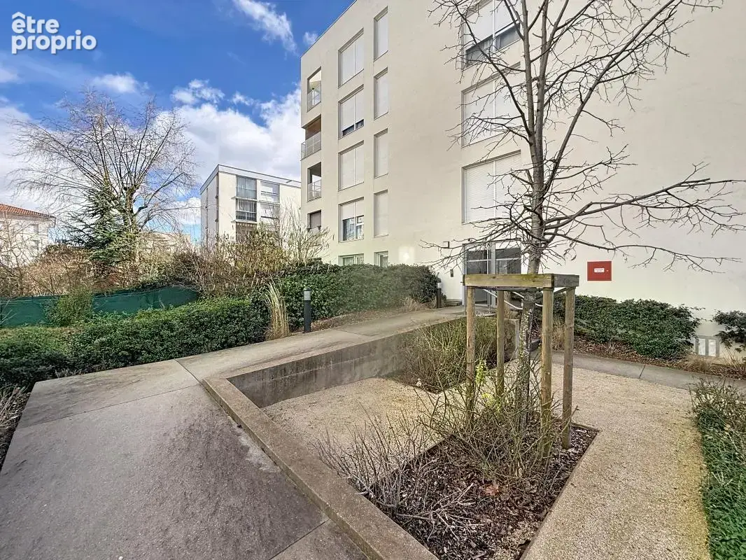 Appartement - rez de jardin - 1 Chambre - Terrasse et jardin privatif - Place de parking privative - photo 17