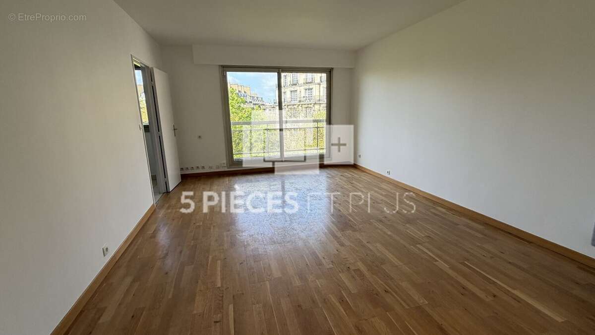 Appartement à NEUILLY-SUR-SEINE