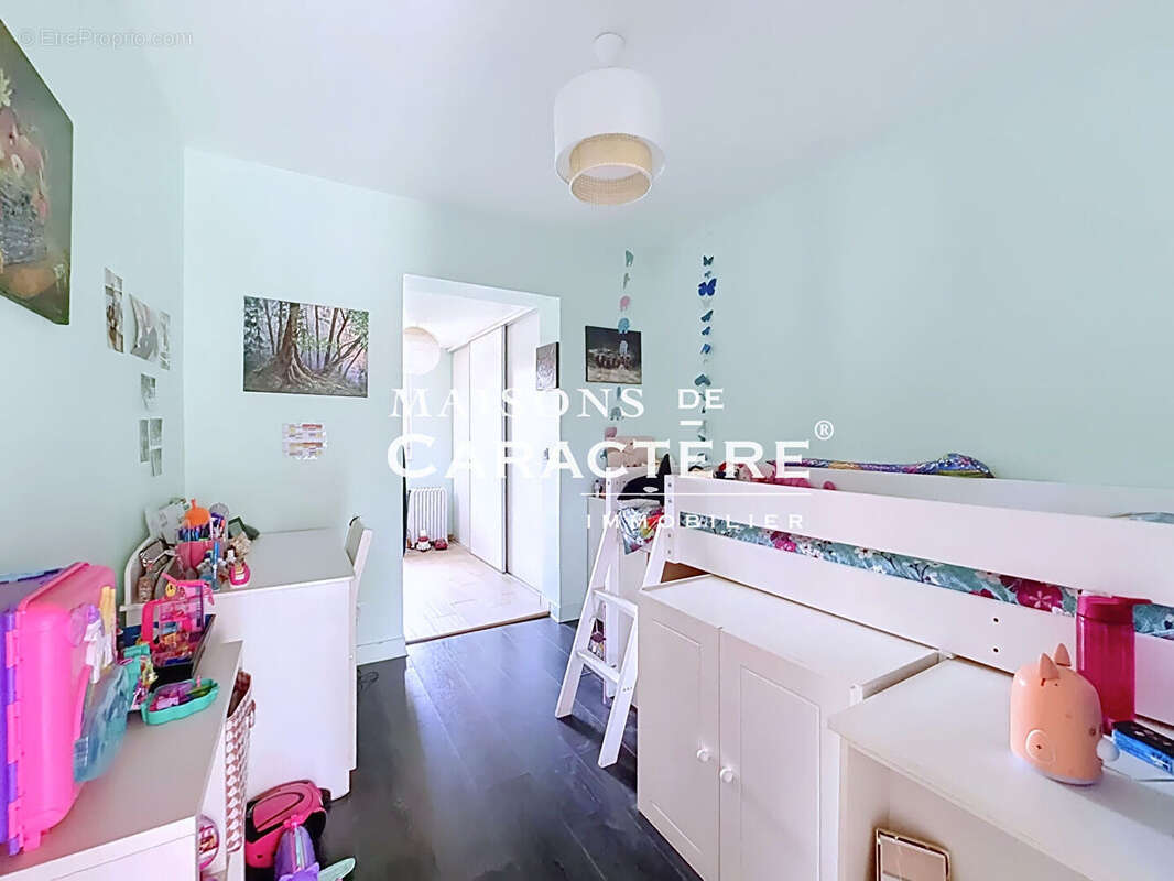 Rare : Maison ancienne atypique & Grange de 100m2 - Vernouillet - photo 10