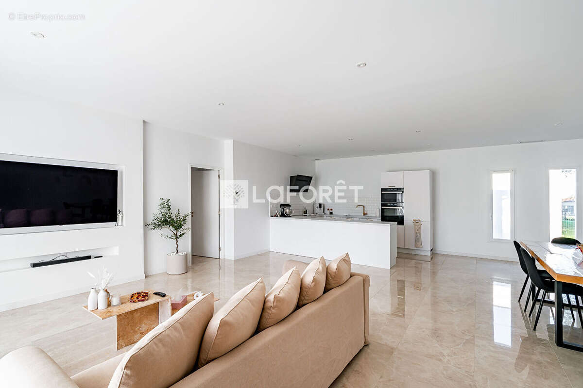 Maison à SAINT-ANDRE-DE-CUBZAC