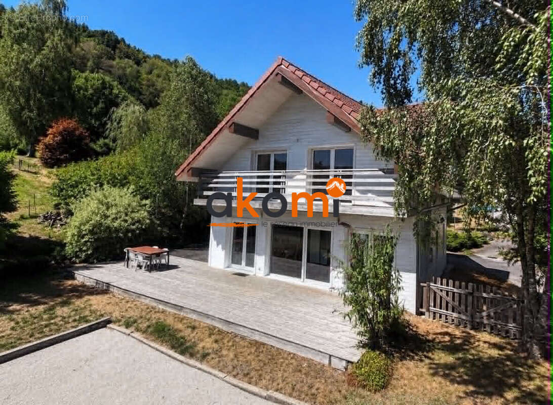 Maison 187 m² à Le Menil  - photo 4