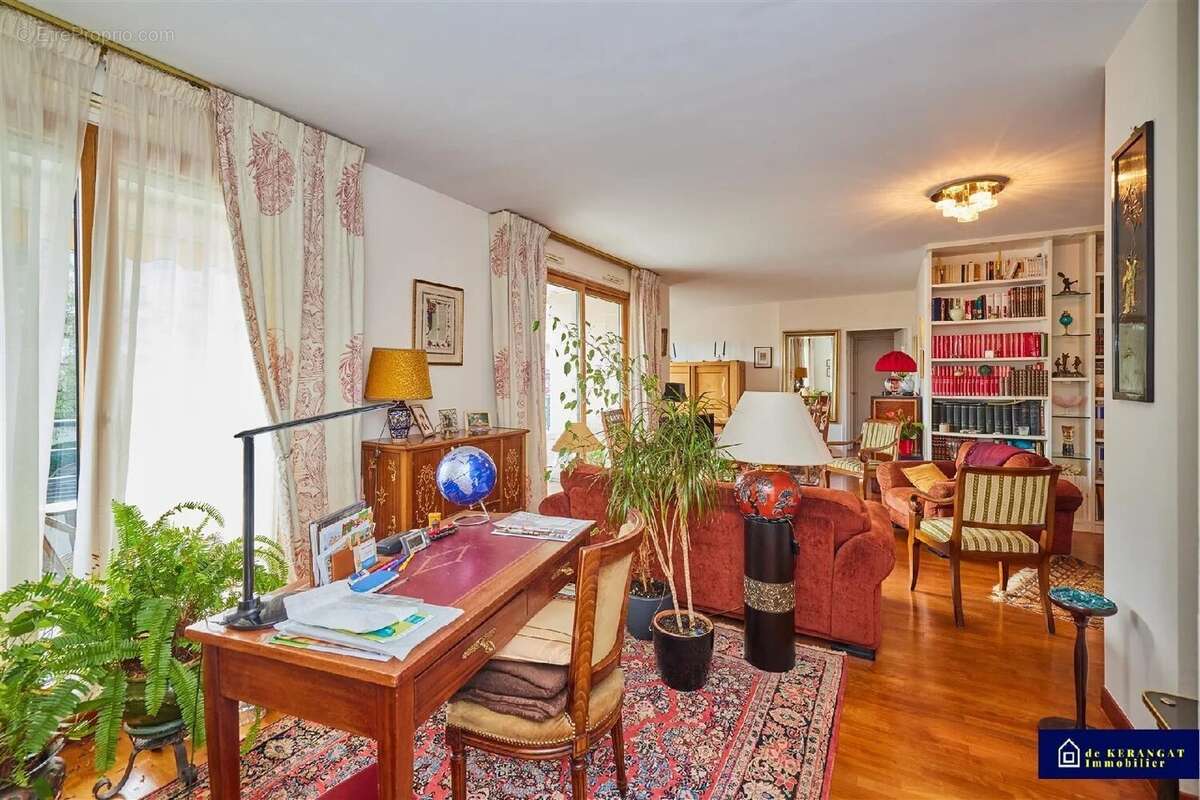 Appartement à LE PLESSIS-ROBINSON