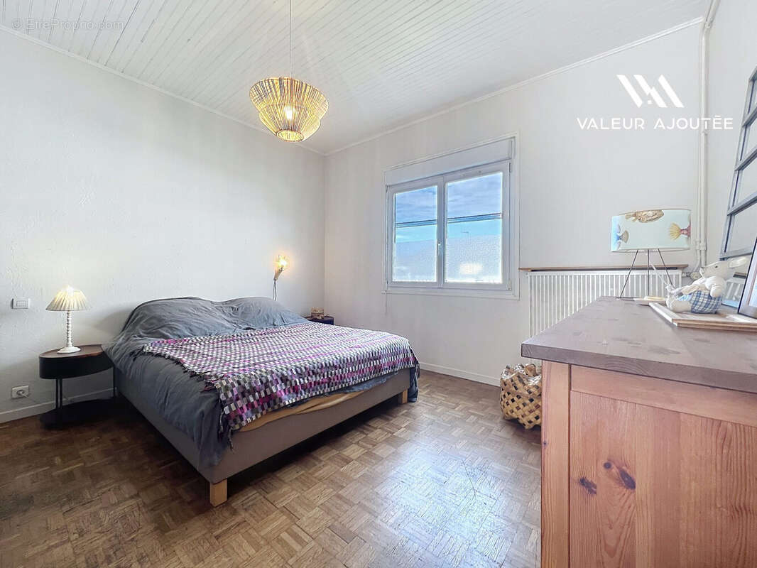 Chambre 1 - Maison à PARENTIS-EN-BORN