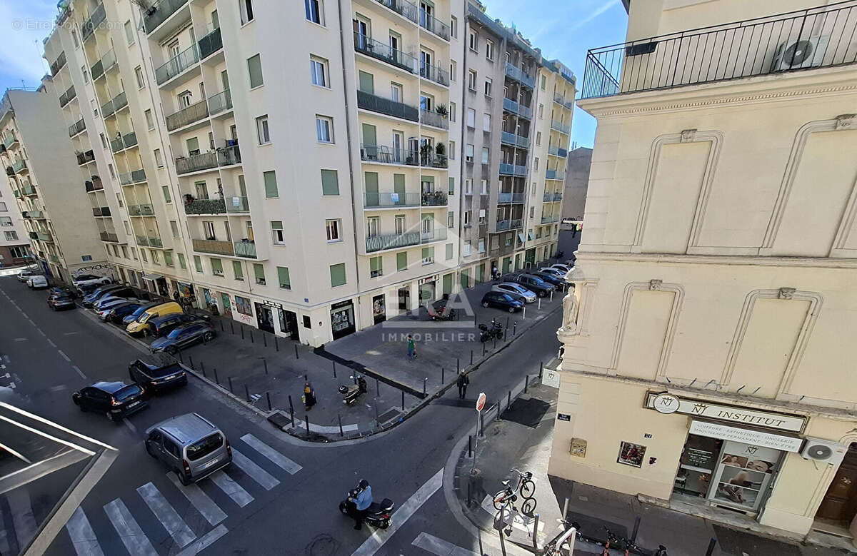 Appartement à MARSEILLE-5E