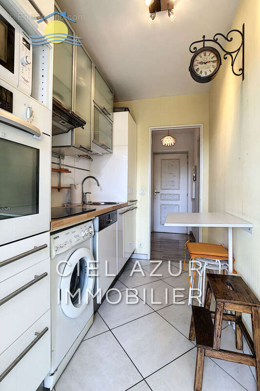 Appartement à VALLAURIS