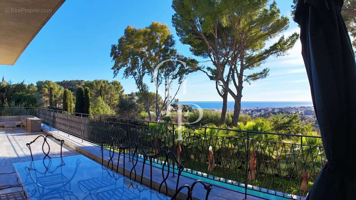 Maison à MOUGINS