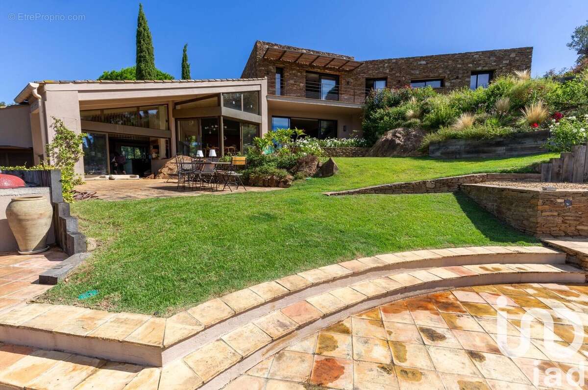 Photo 2 - Maison à LA CROIX-VALMER