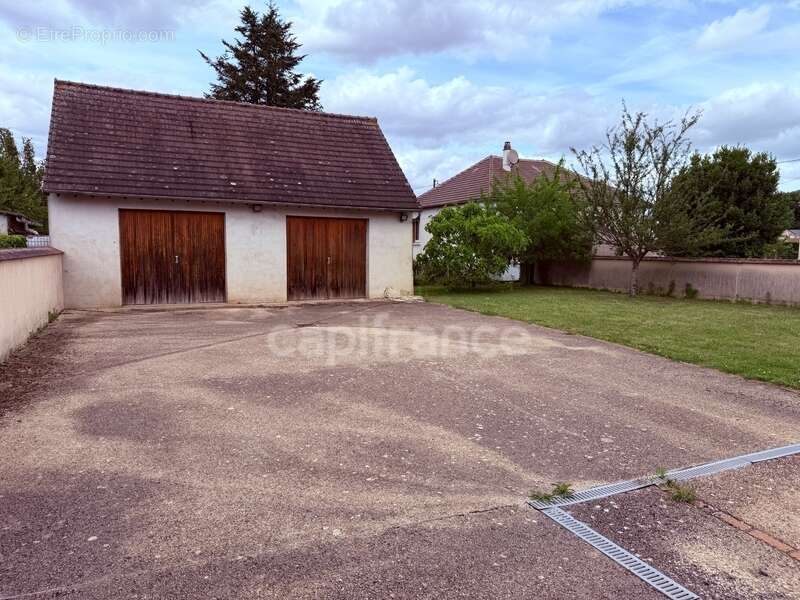 Maison à vendre 7 pièces APPOIGNY (89) de 119 m2  sur sous-sol  4 chambres plus bureau  3 Garages  Cave Terrain - photo 9