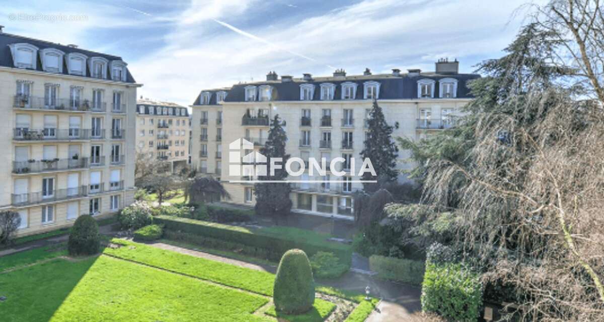 Appartement à VERSAILLES