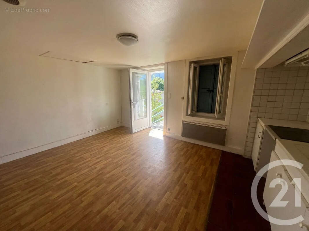 Maison 130 m² à Arpajon-Sur-Cere  - photo 5