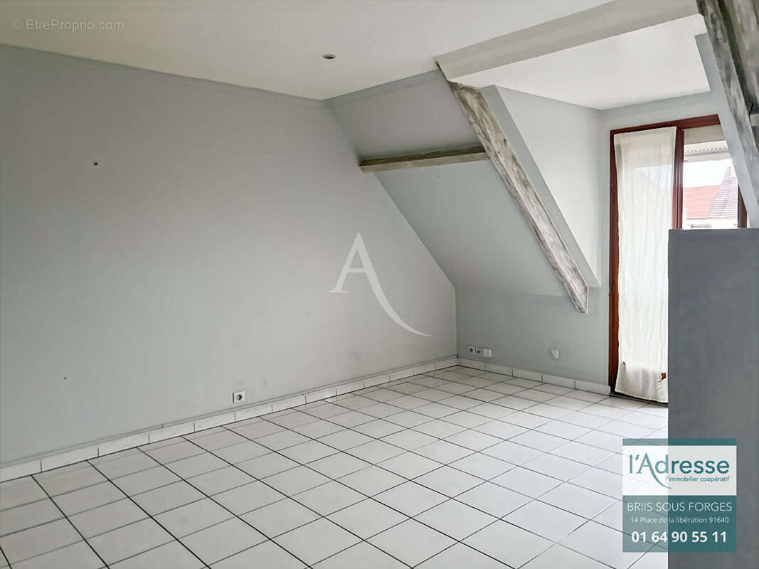 Appartement à VAUGRIGNEUSE