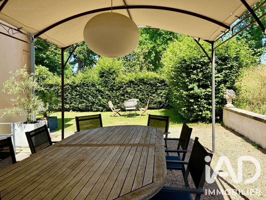 Appartement 212 m² à Eveux  - photo 9