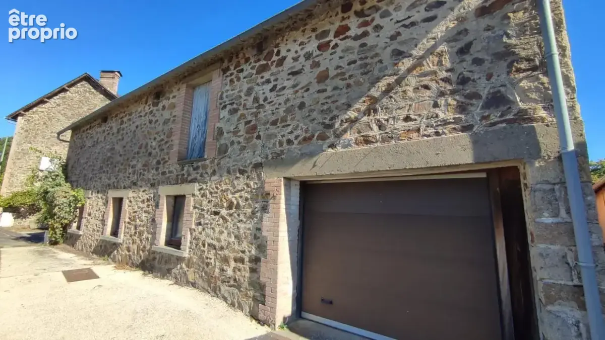 Ensemble immobilier en pierre avec terrain attenant de 5067m2 Soursac 19550 - photo 2