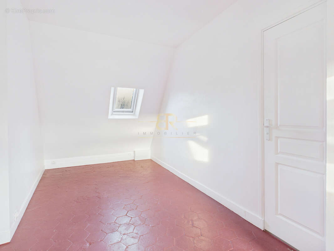 Appartement à PARIS-3E