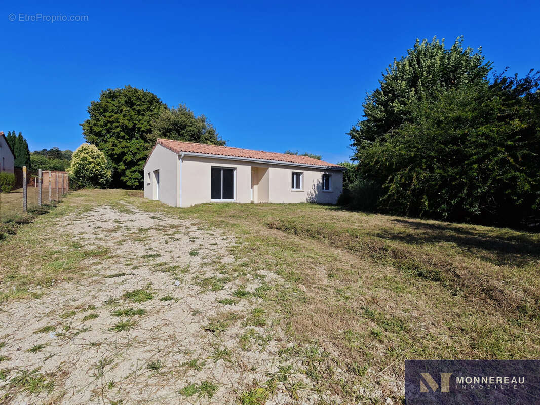 Plain pied a terminer a barbezieux - photo 9