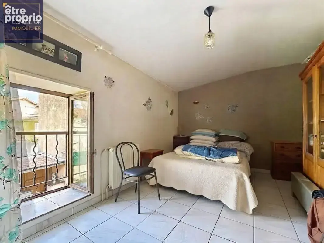 Maison de ville 106 m² – 3 chambres avec jardin et stationnement – Saint-Genis-Laval centre – Métro B - photo 8