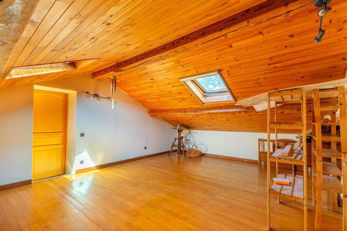 Charmante maison Bourgeoise de 8 pièces de 251 m² avec annexes - photo 18
