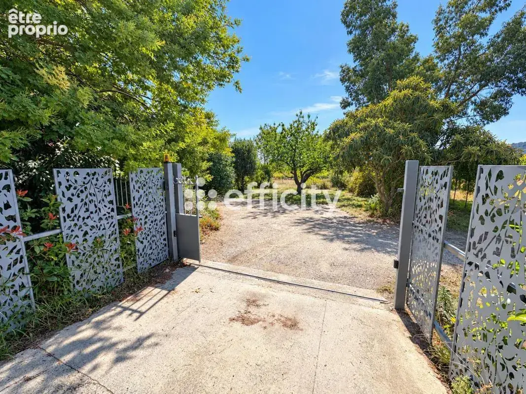 Maison 8 pièces 202 m² à vendre à Pont-Saint-Esprit (30130) - photo 3