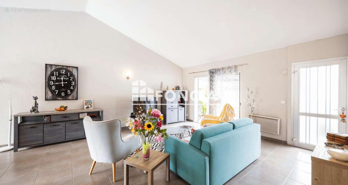 Entre le village et les plages, découvrez cette superbe maison de 105 m² habitables - photo 4