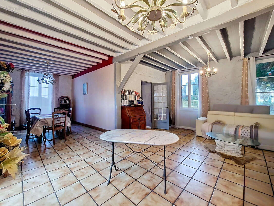 Maison à MARINES