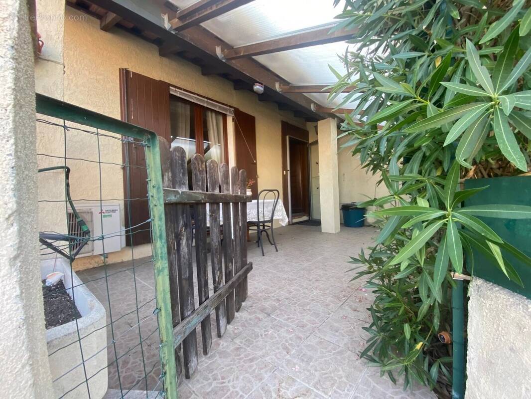 Maison à LE MUY