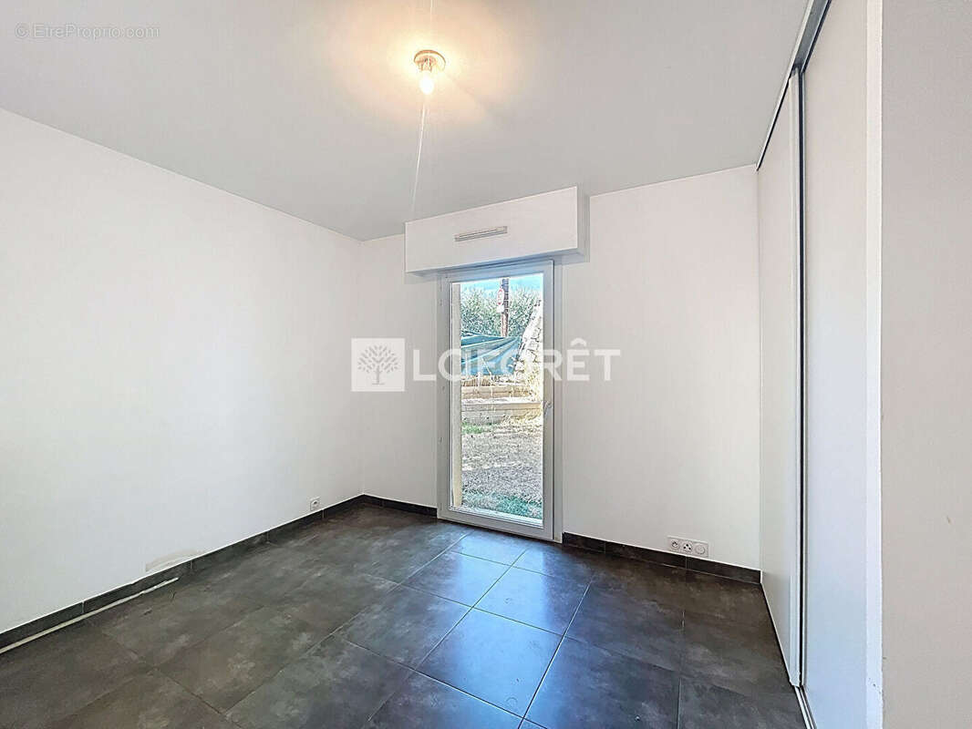 Appartement à SAINT-LAURENT-DU-VAR