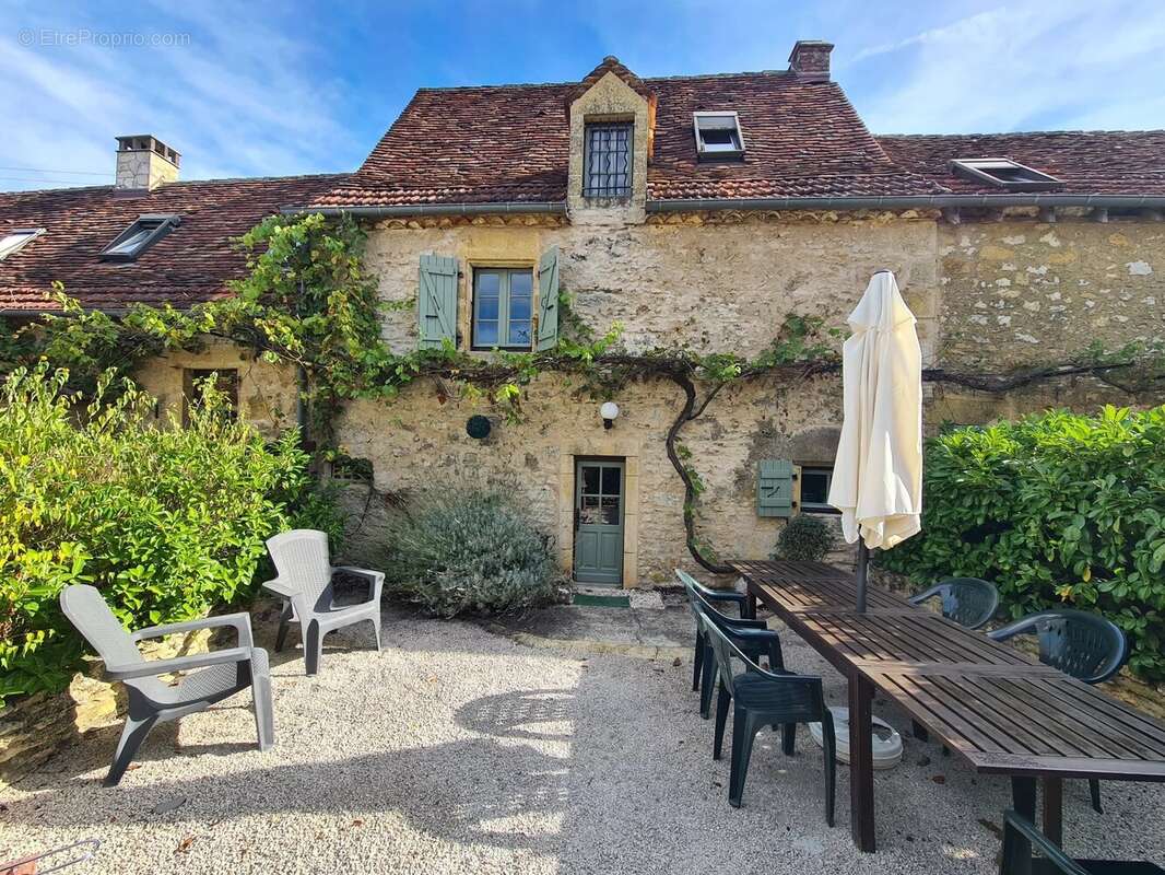 Maison à NADAILLAC-DE-ROUGE