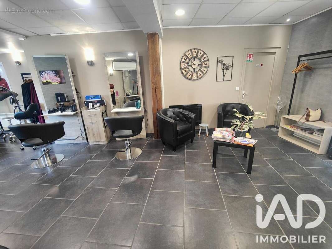 Commerce 130 m² à Fondettes  - photo 2
