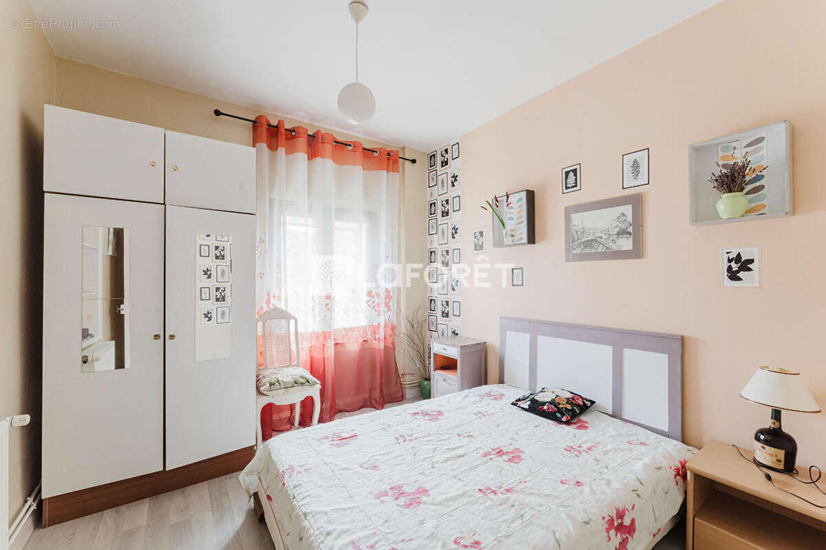 Semi plain pied 223.5 m2, 6ch, jardin, garage, dépendances - photo 13