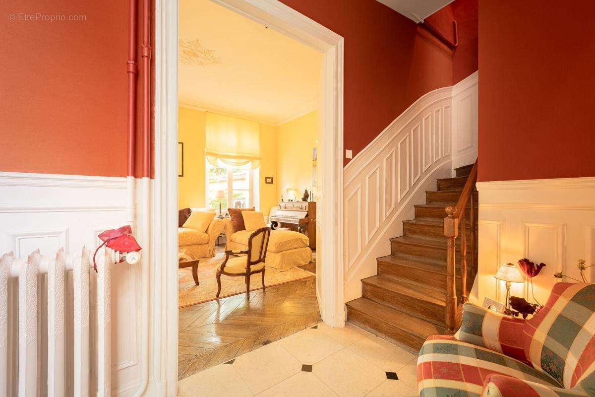 Ensemble immobilier Sézanne 14 pièces 334 m2 - photo 5