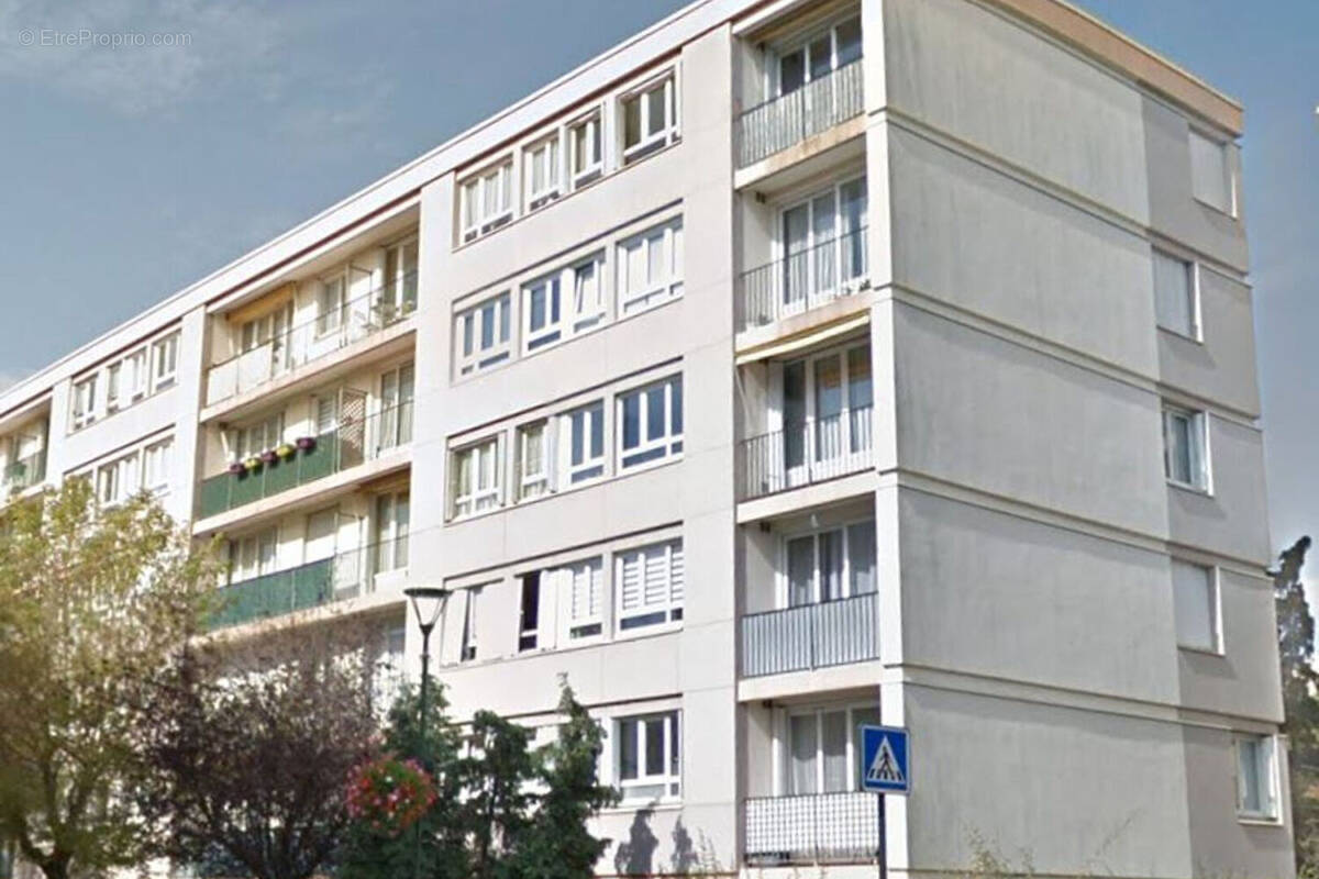 Appartement à LE PLESSIS-ROBINSON