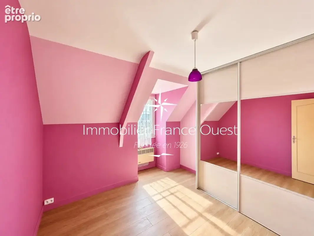Maison familiale avec vie de plain-pied et jardin clos - photo 11