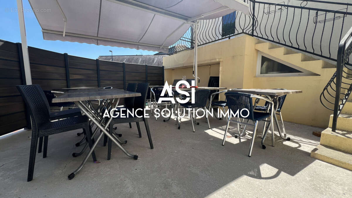 Commerce à VILLAINES-LA-JUHEL