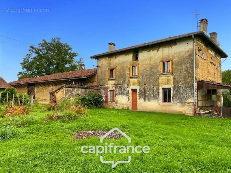 Maison à DOMMARTIN-LES-CUISEAUX