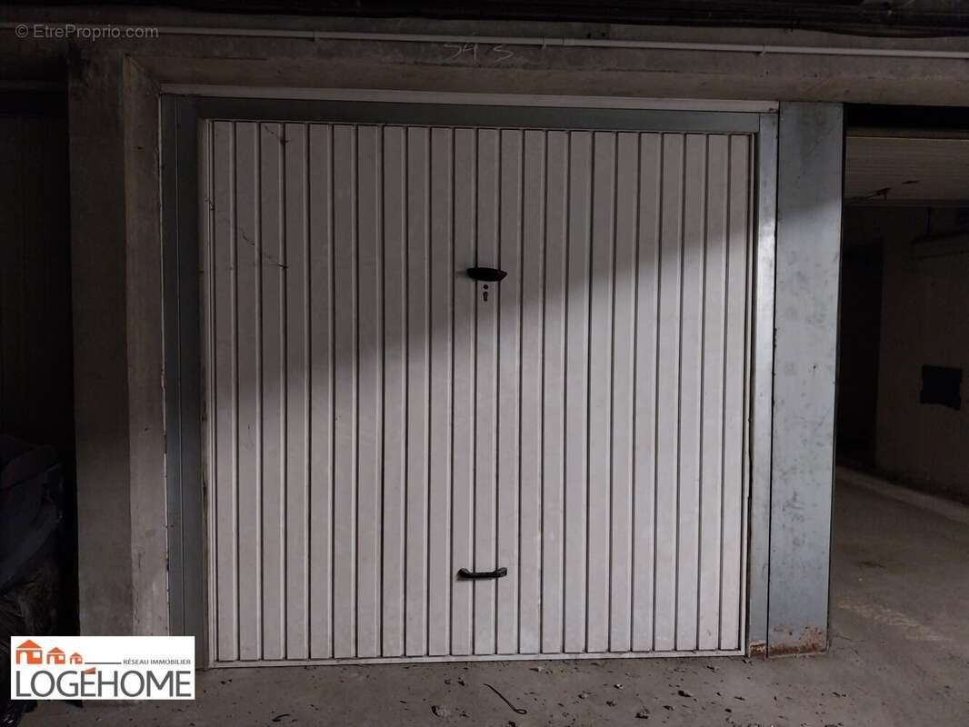 Parking à MONS-EN-BAROEUL