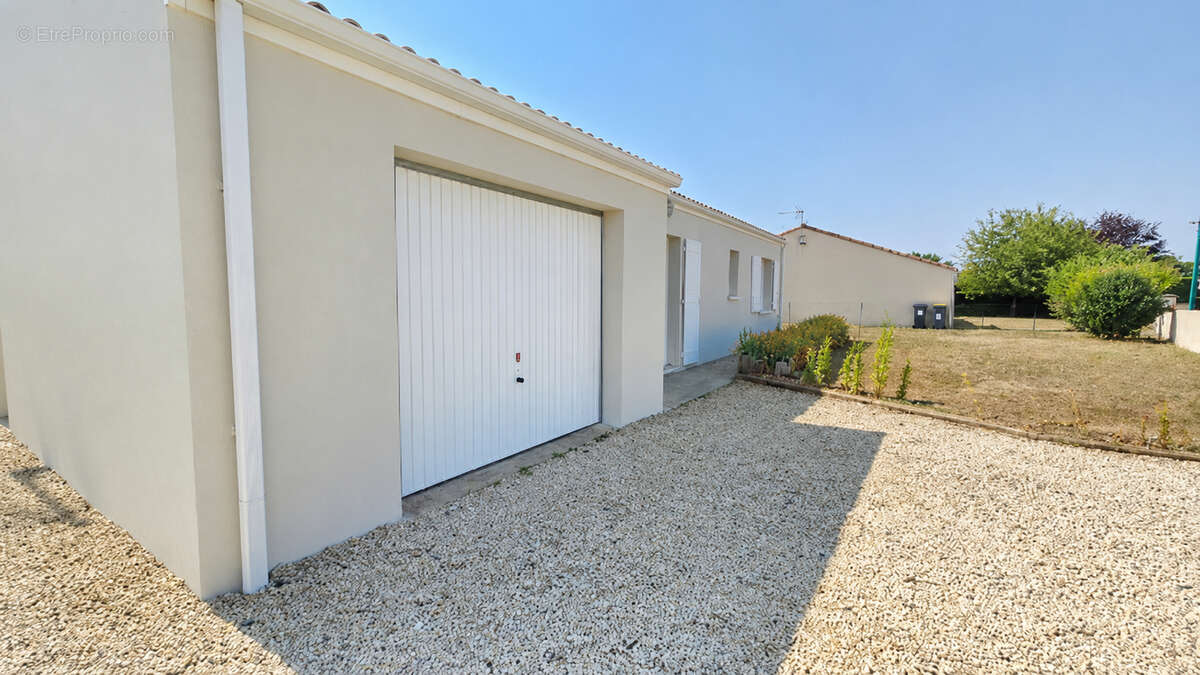 Maison 90 m² à Echire  - photo 9
