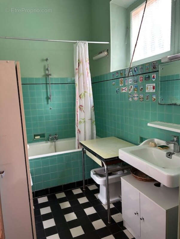 Maison 178 m² à Lamanon  - photo 5