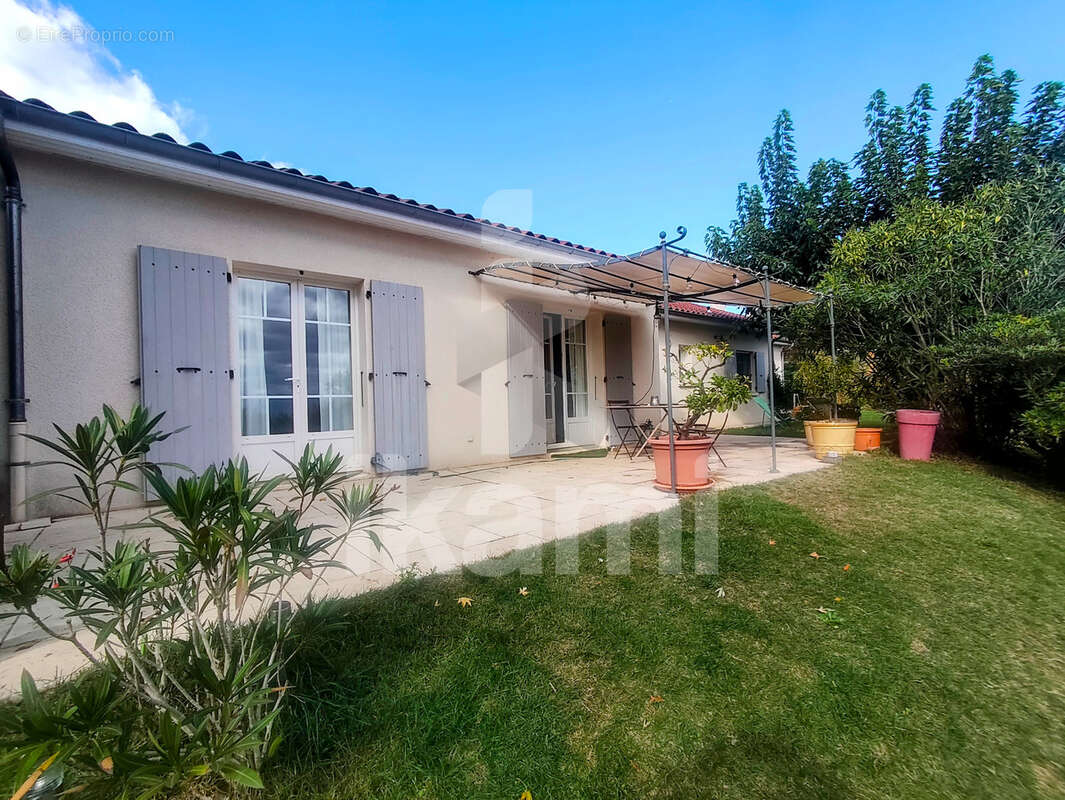 Maison à GENISSIEUX