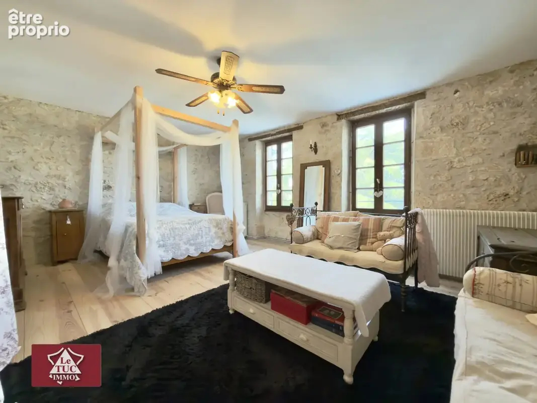 Maison en pierre avec dépendances - photo 12