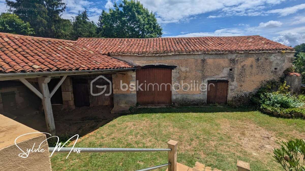 Ensemble de caractère avec grange et ancien four à pain - photo 6