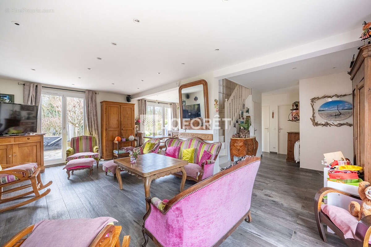 Maison à NEUVILLE-SUR-OISE